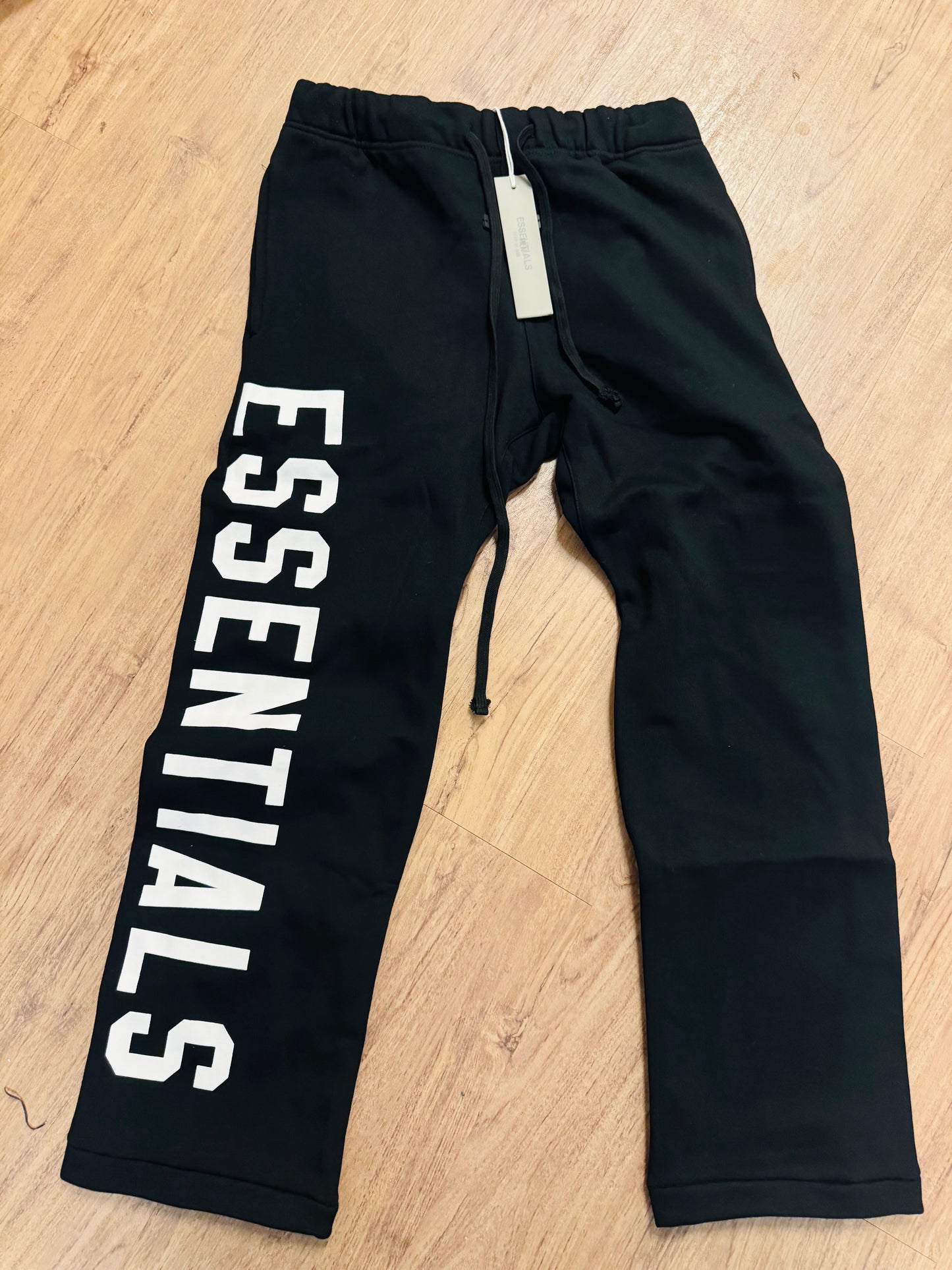 Fear of God ESSENTIALS Men's Dark Heather Oatmeal
Fleece Relaxed Sweatpants