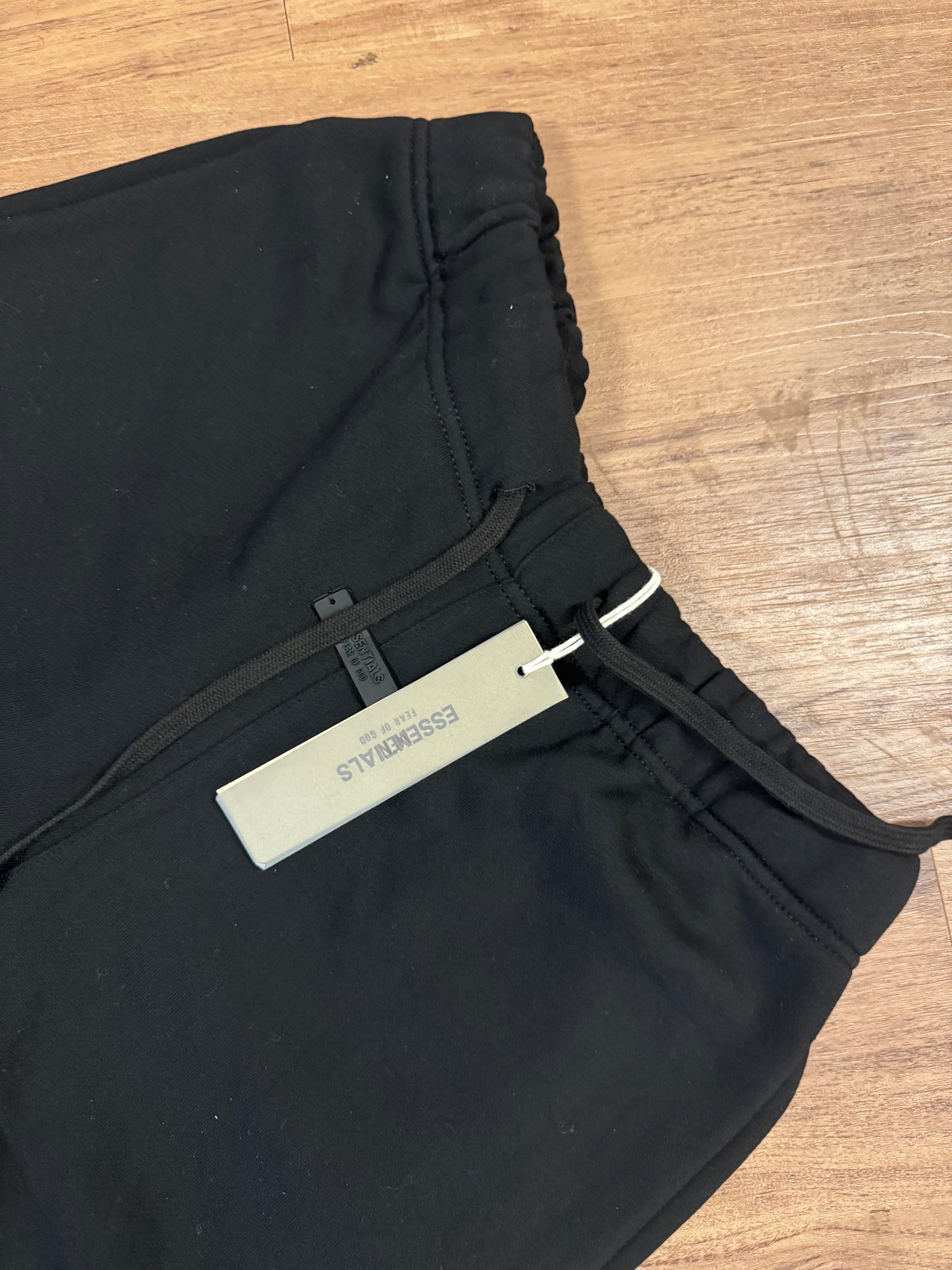 Fear of God ESSENTIALS Men's Dark Heather Oatmeal
Fleece Relaxed Sweatpants